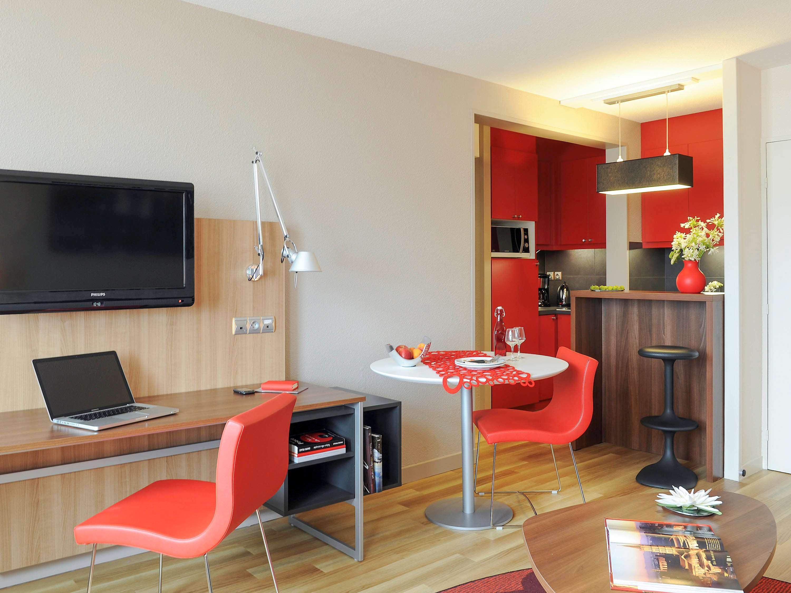 Adagio Centre Ramblas Aparthotel