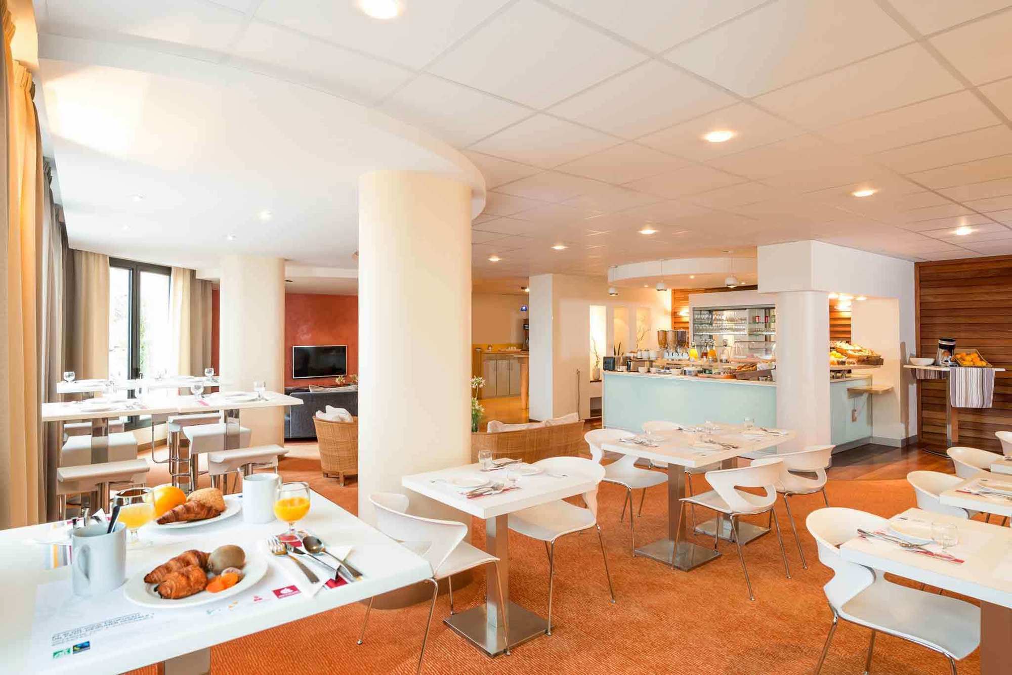 Aparthotel Adagio Centre Ramblas 4*
