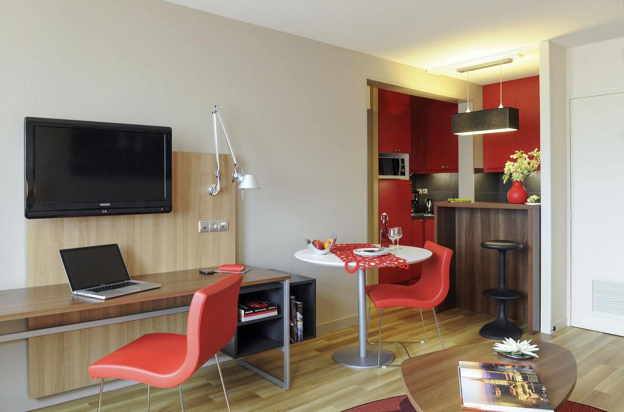 Adagio Centre Ramblas Aparthotel